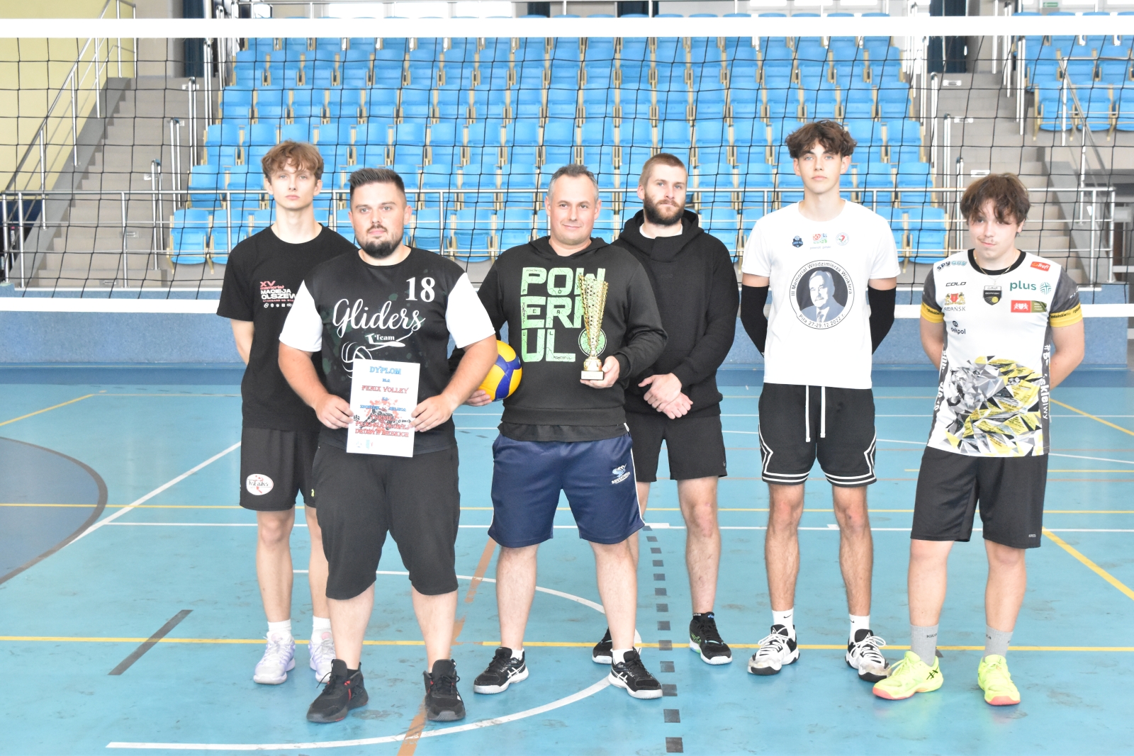 Turniej piłki siatkowej drużyn męskich – fotorelacja